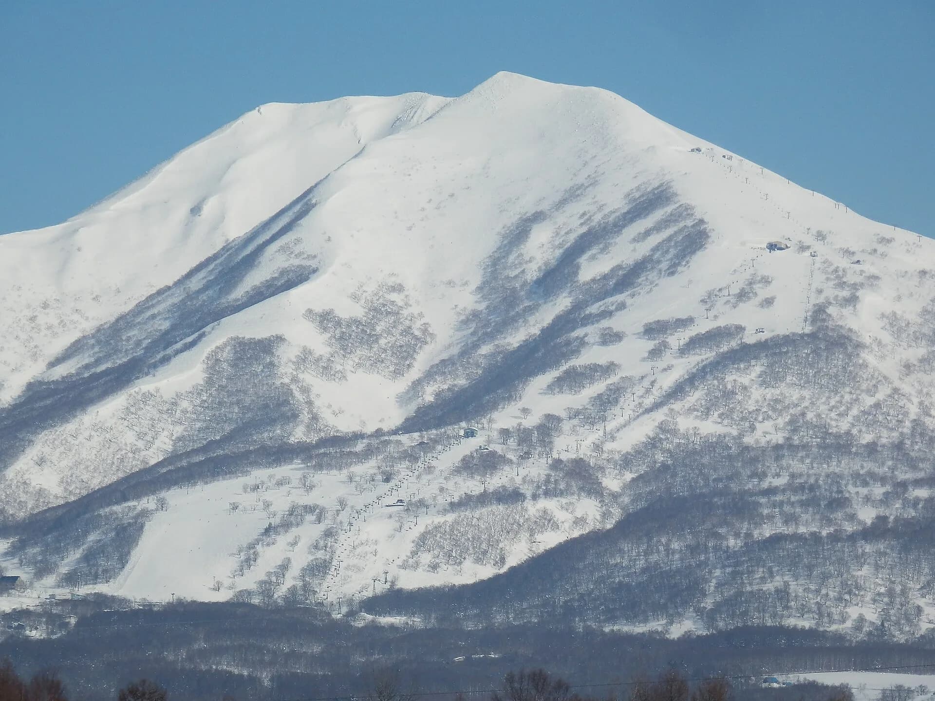 二世谷安努普利的冬季雪景